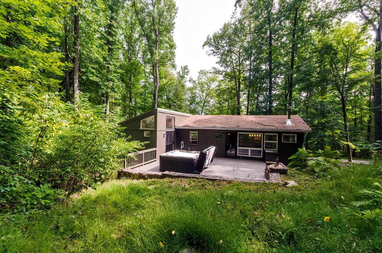 Secluded Oasis W Hot Tub, Screened-In Porch, Wifi! Berkeley Springs Kültér fotó