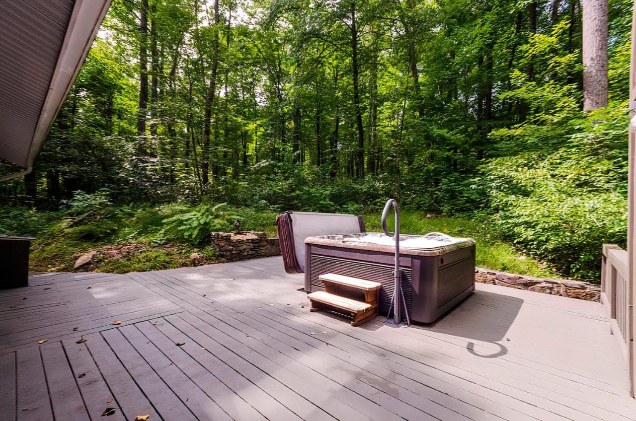 Secluded Oasis W Hot Tub, Screened-In Porch, Wifi! Berkeley Springs Kültér fotó